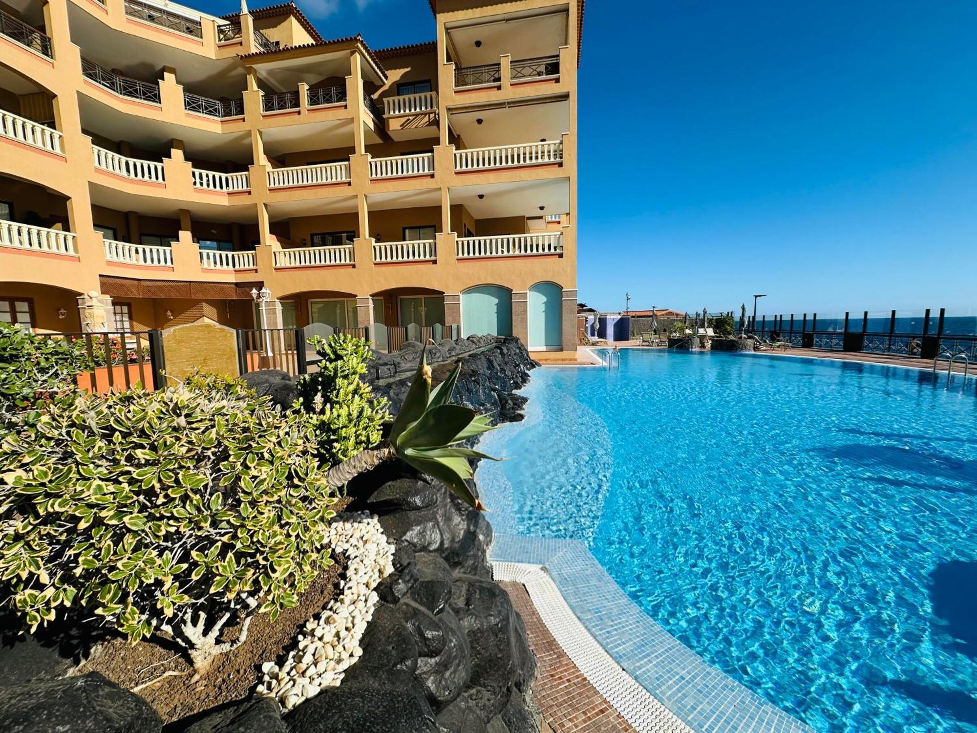 El Nautico Coral Suites Сан Мигел де Абона Екстериор снимка