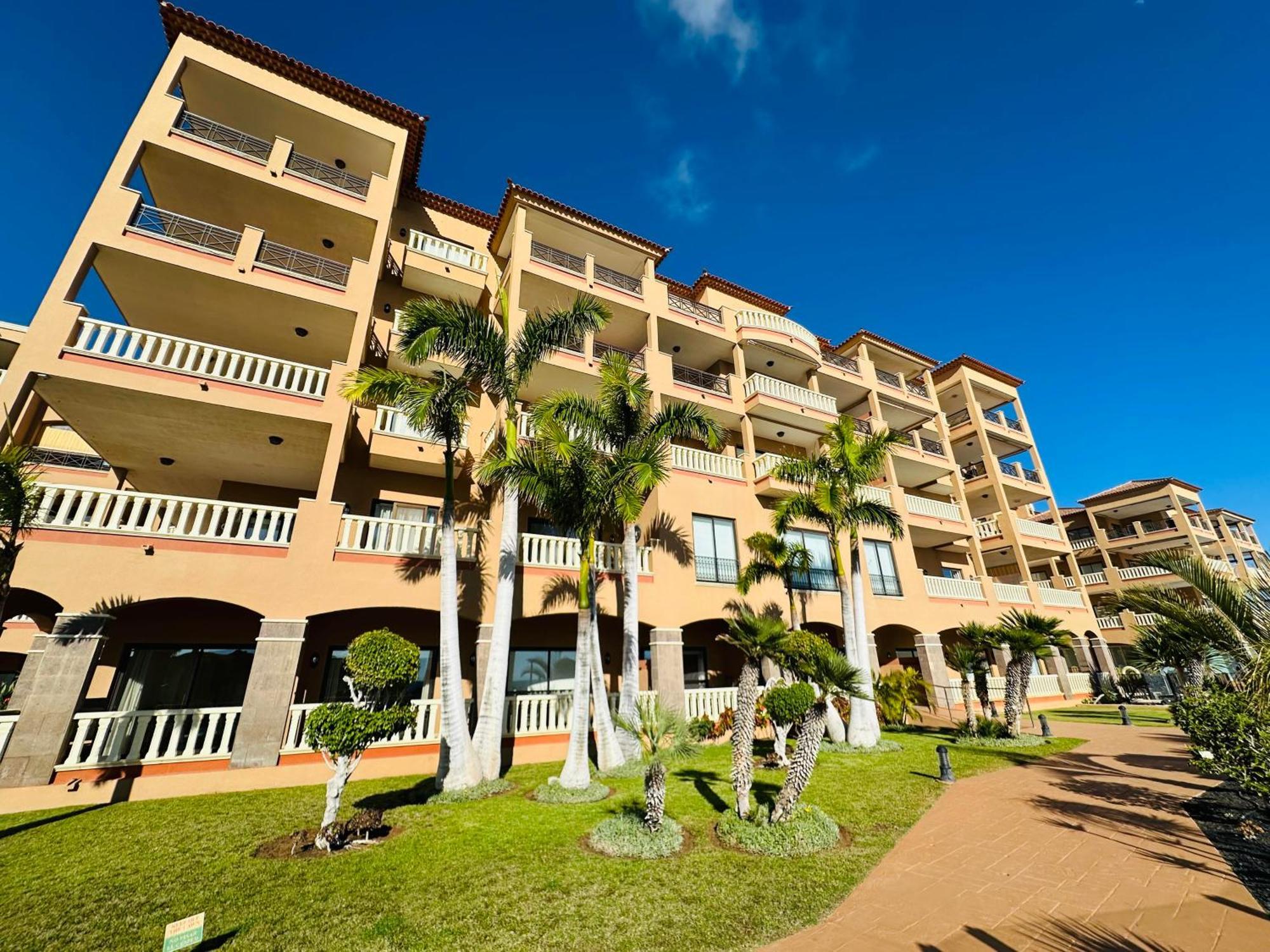 El Nautico Coral Suites Сан Мигел де Абона Екстериор снимка